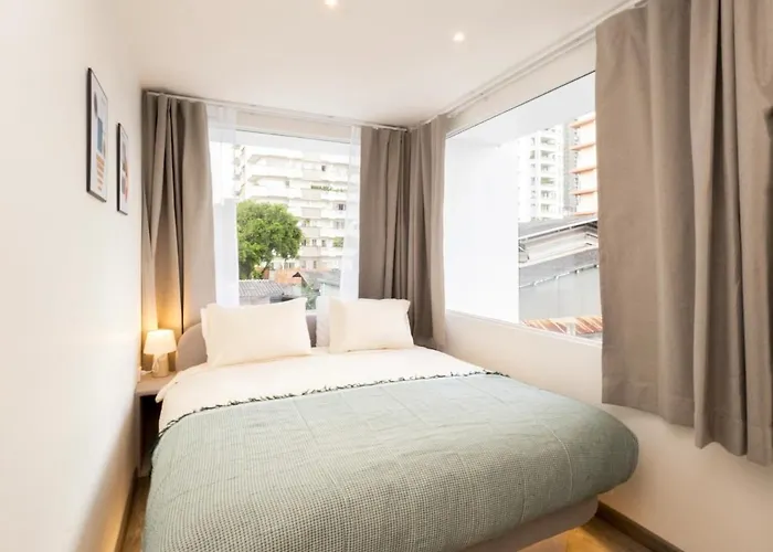 2 Bedrooms For 4 Guests With Terrace In The Heart Of Sathorn * 방콕