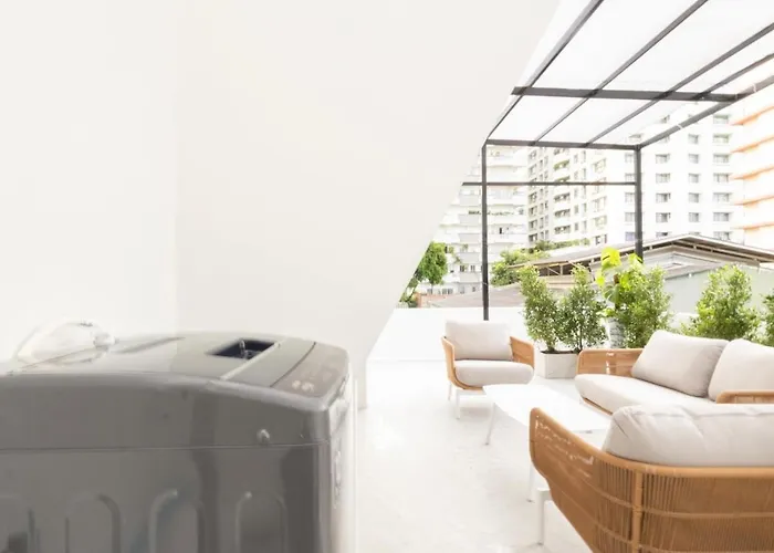 2 Bedrooms For 4 Guests With Terrace In The Heart Of Sathorn 방콕