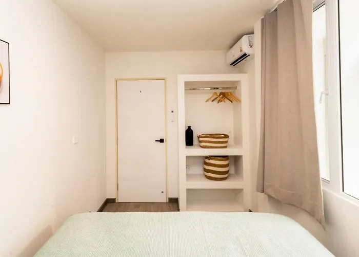 아파트 2 Bedrooms For 4 Guests With Terrace In The Heart Of Sathorn 방콕