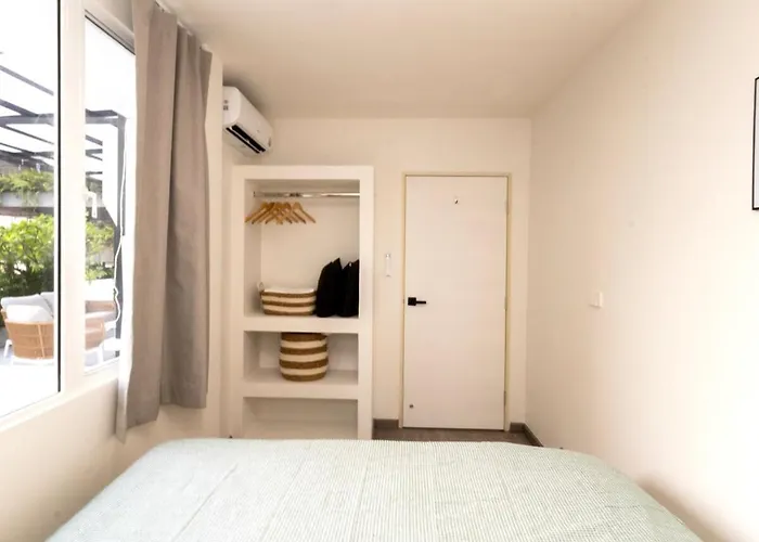 아파트 2 Bedrooms For 4 Guests With Terrace In The Heart Of Sathorn *