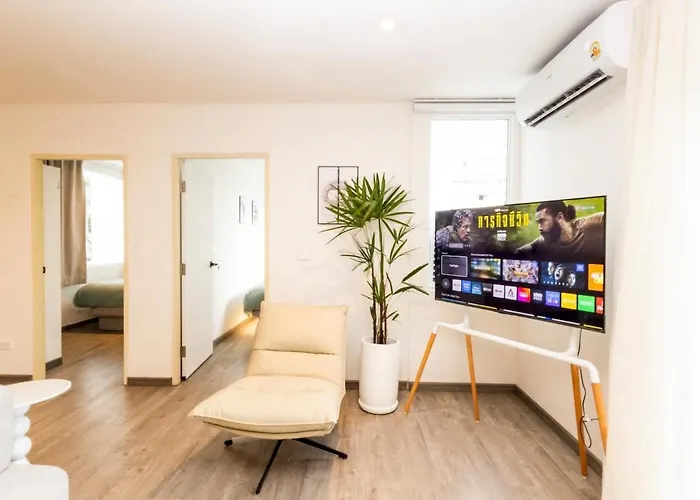 아파트 2 Bedrooms For 4 Guests With Terrace In The Heart Of Sathorn 방콕